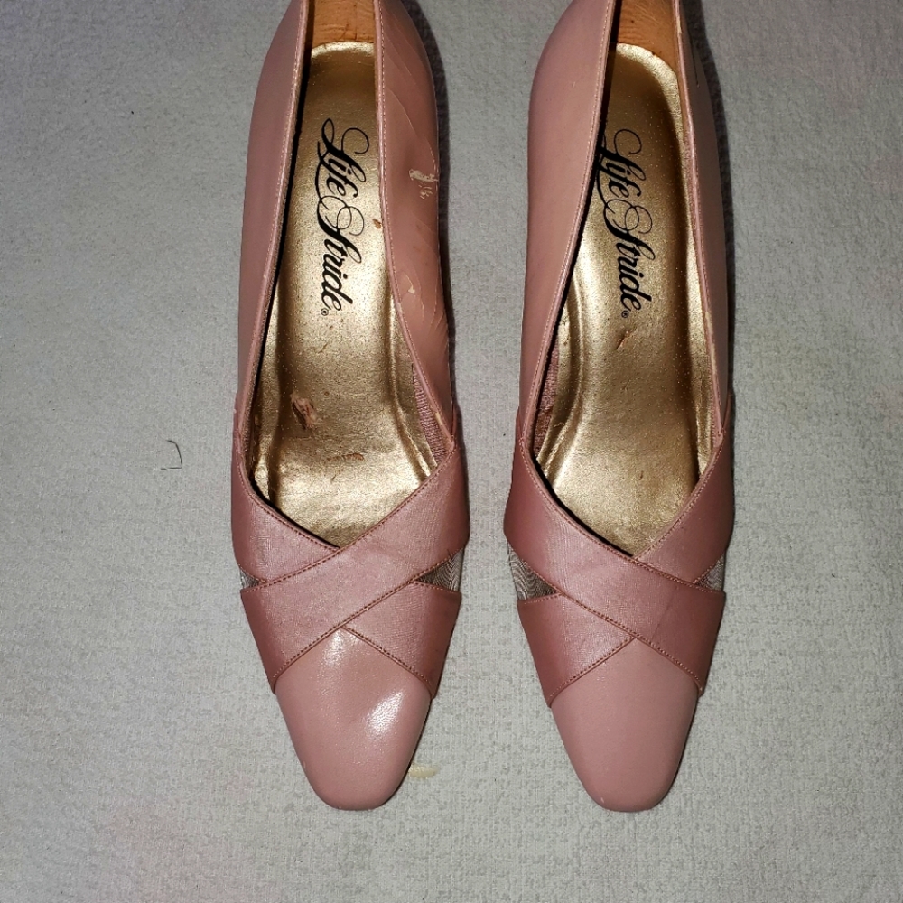 Women Sage Blush Leather Pumps